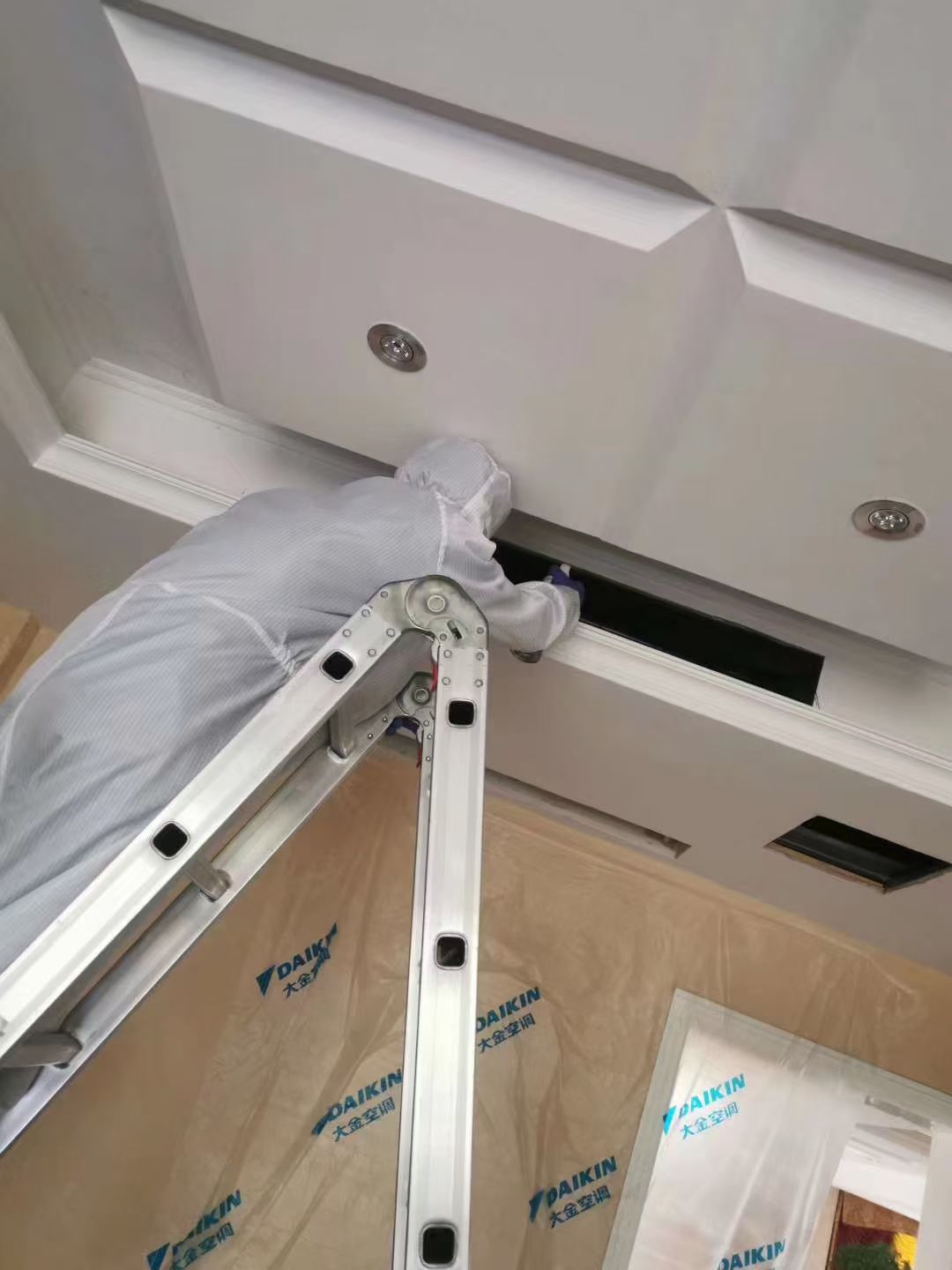 室内机清洗过程图