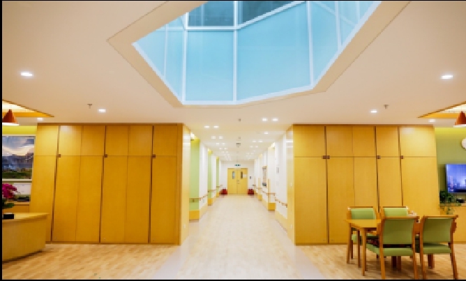 广源长青养老中心走廊环境图